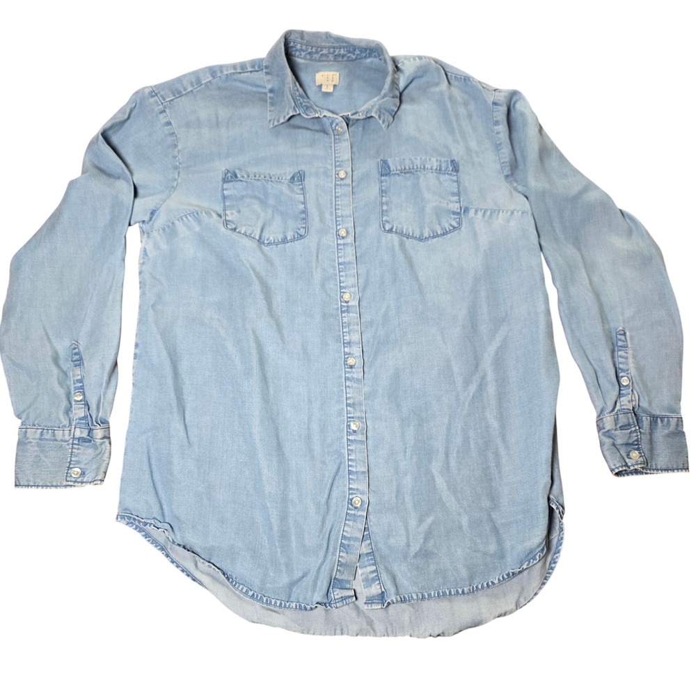 A.N.D. eawy Medium Blue Denim Shirt Size Large Soft Denim Long Sleeve Button Up
